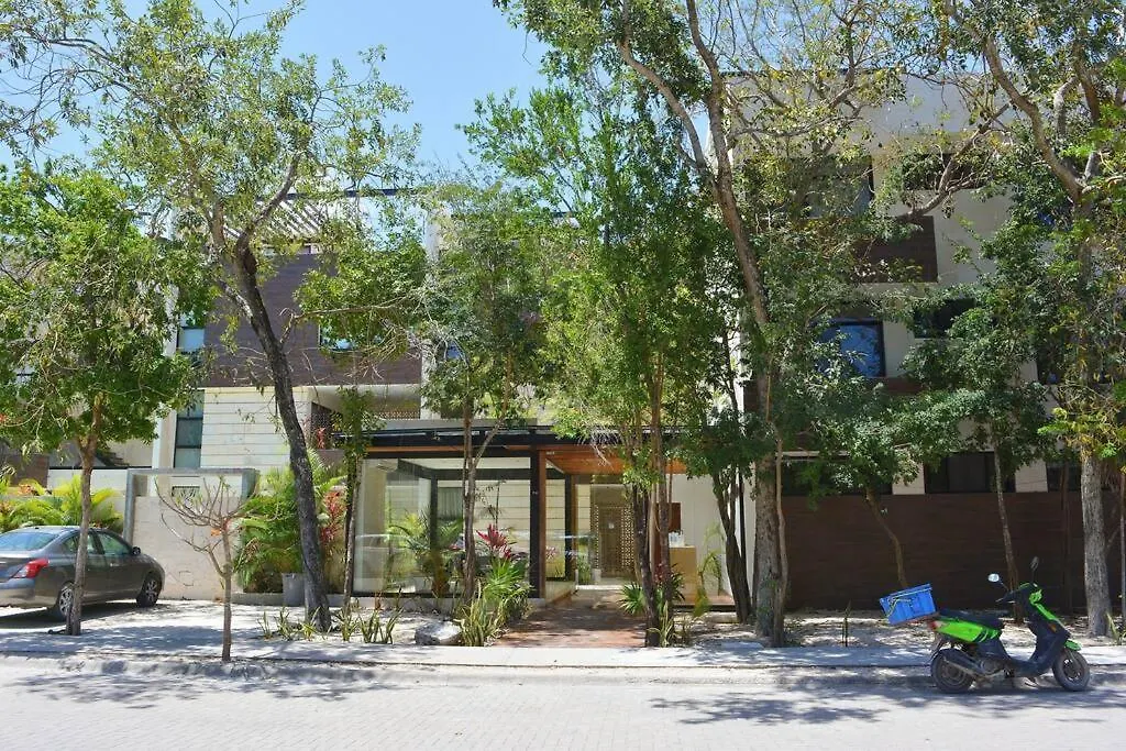 Exclusive, Spacious, Comfy 3 Bedroom Ph With Pool! contacts